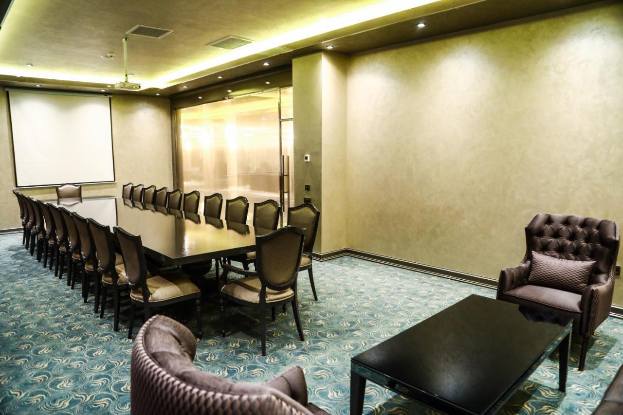 Iris - Halal 4* Baku